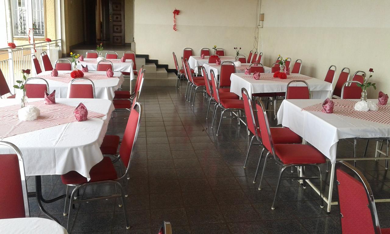 Brisk Hotel Triangle Njeru Екстериор снимка
